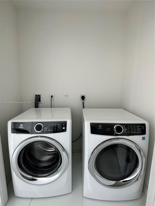 Recientemente alquilado: $4,600 (1 camas, 2 baños, 1185 Pies cuadrados)