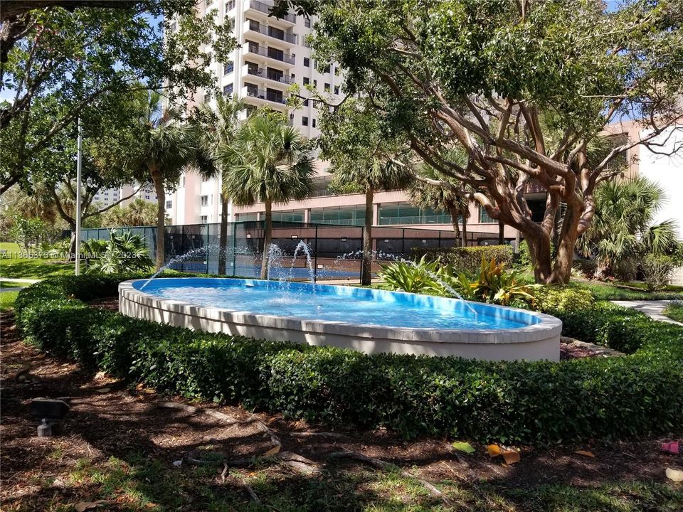 Recently Sold: $310,000 (1 beds, 1 baths, 874 Square Feet)