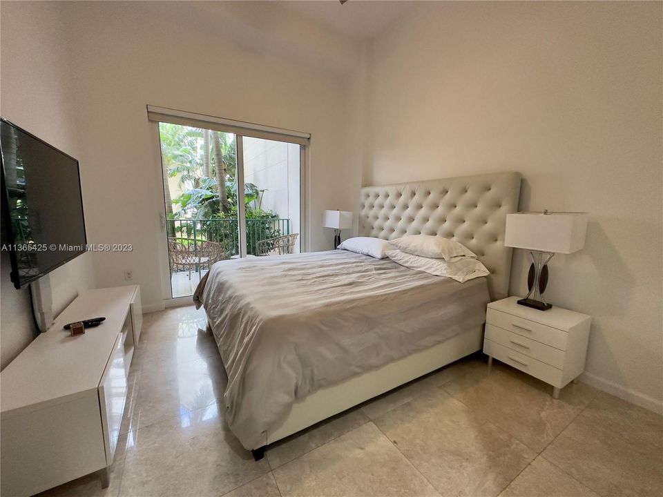 Recently Sold: $520,000 (2 beds, 2 baths, 1257 Square Feet)