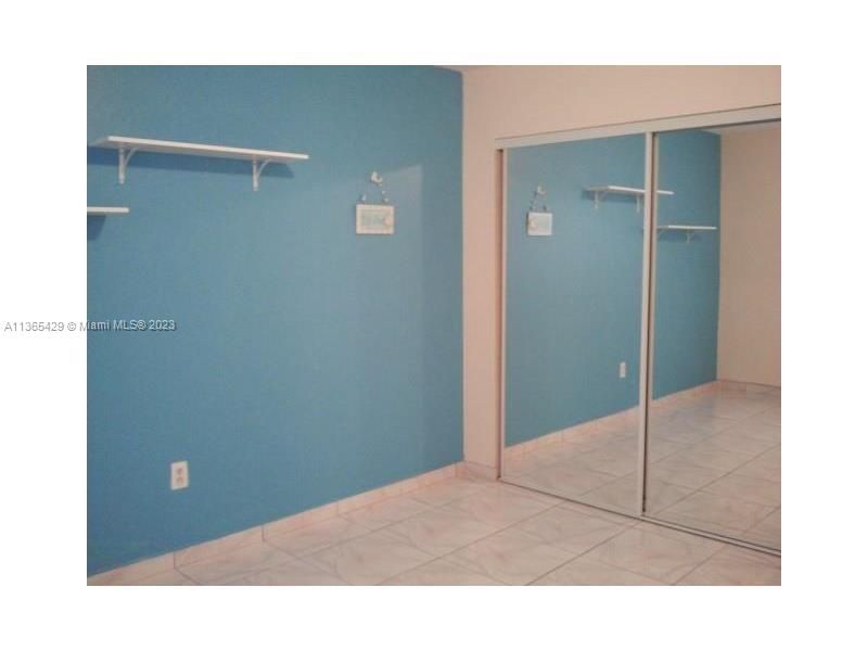 最近售出: $96,000 (2 贝兹, 1 浴室, 800 平方英尺)