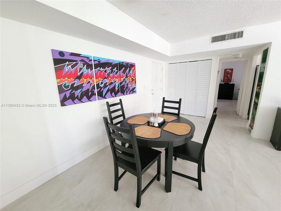Recently Sold: $385,000 (2 beds, 2 baths, 892 Square Feet)