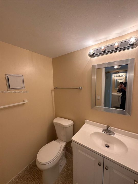 最近售出: $135,000 (1 贝兹, 1 浴室, 720 平方英尺)
