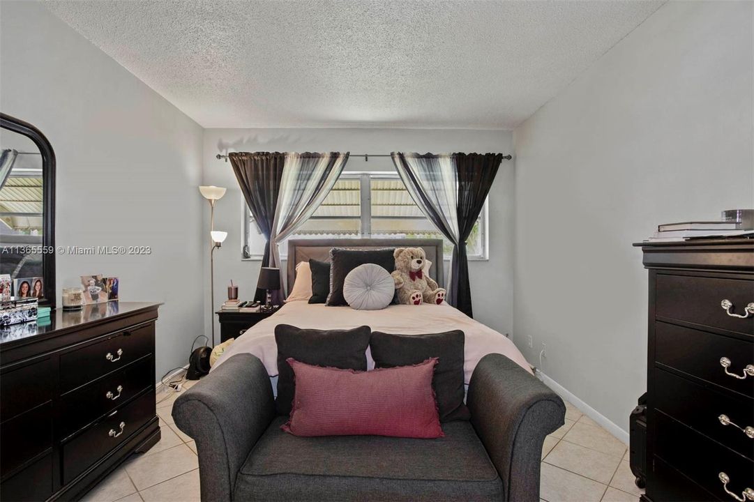 Recently Sold: $149,900 (1 beds, 1 baths, 775 Square Feet)