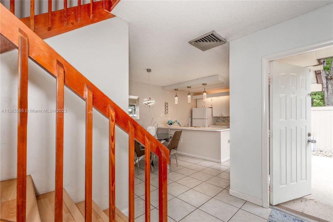 Recently Sold: $295,000 (2 beds, 2 baths, 1236 Square Feet)