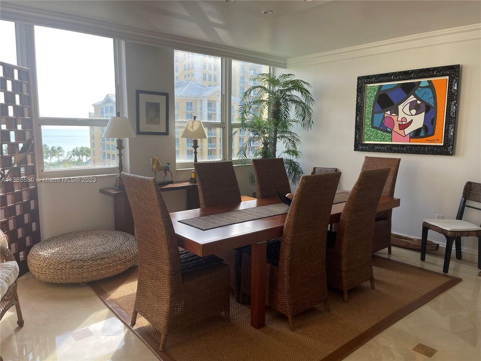 Recently Sold: $3,995,000 (3 beds, 4 baths, 3320 Square Feet)
