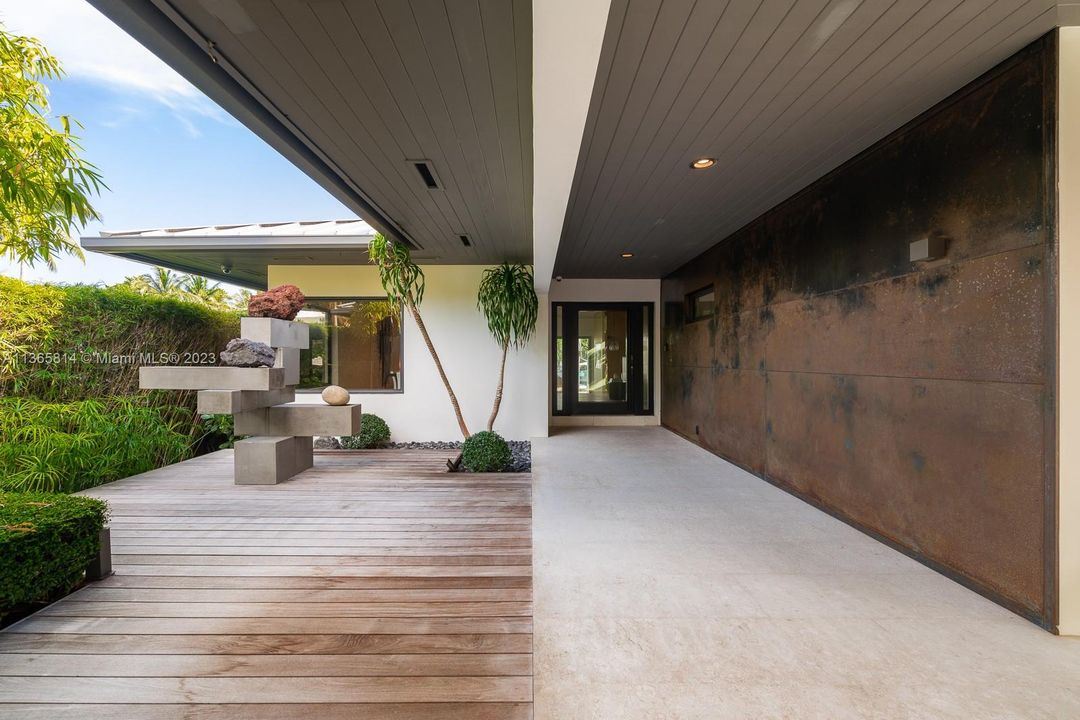 Recently Sold: $12,600,000 (7 beds, 7 baths, 4657 Square Feet)