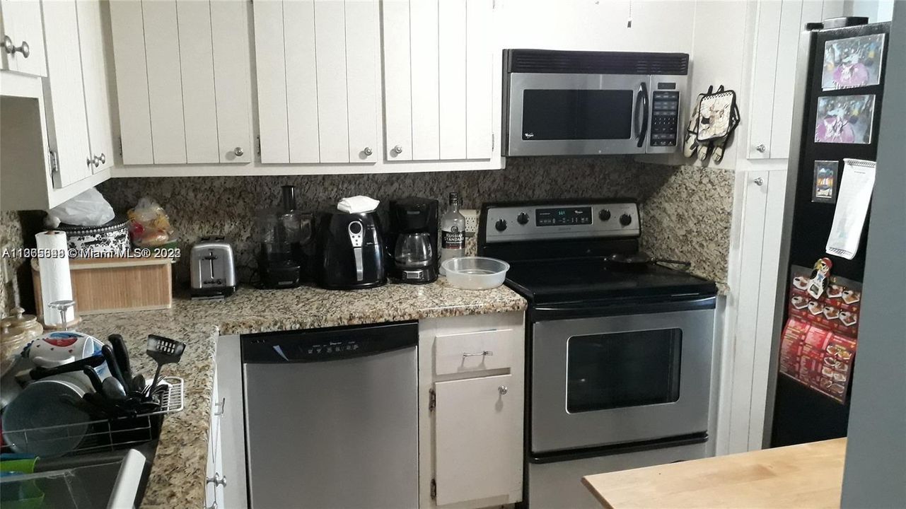 Recently Sold: $125,000 (1 beds, 1 baths, 790 Square Feet)