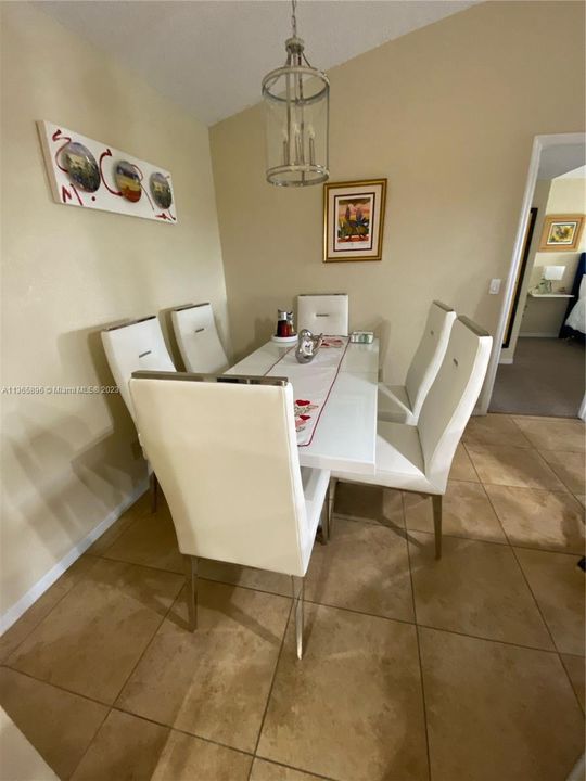 最近租的: $2,200 (2 贝兹, 2 浴室, 1105 平方英尺)