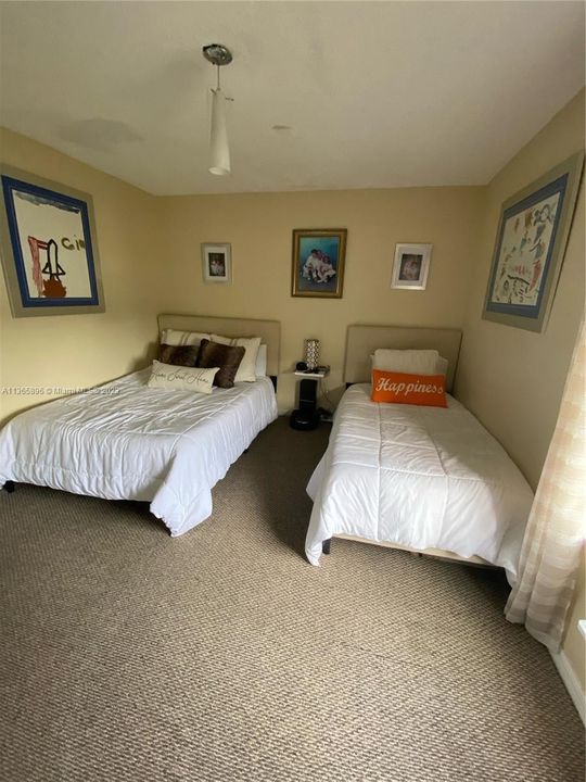 最近租的: $2,200 (2 贝兹, 2 浴室, 1105 平方英尺)