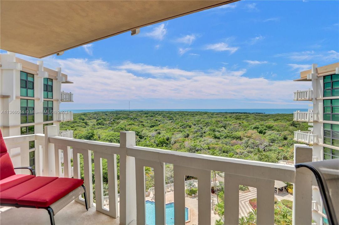 Recently Sold: $1,199,000 (2 beds, 2 baths, 1409 Square Feet)