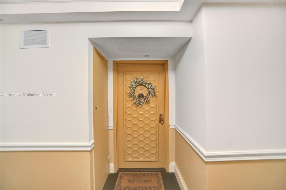 Recently Sold: $1,199,000 (2 beds, 2 baths, 1409 Square Feet)