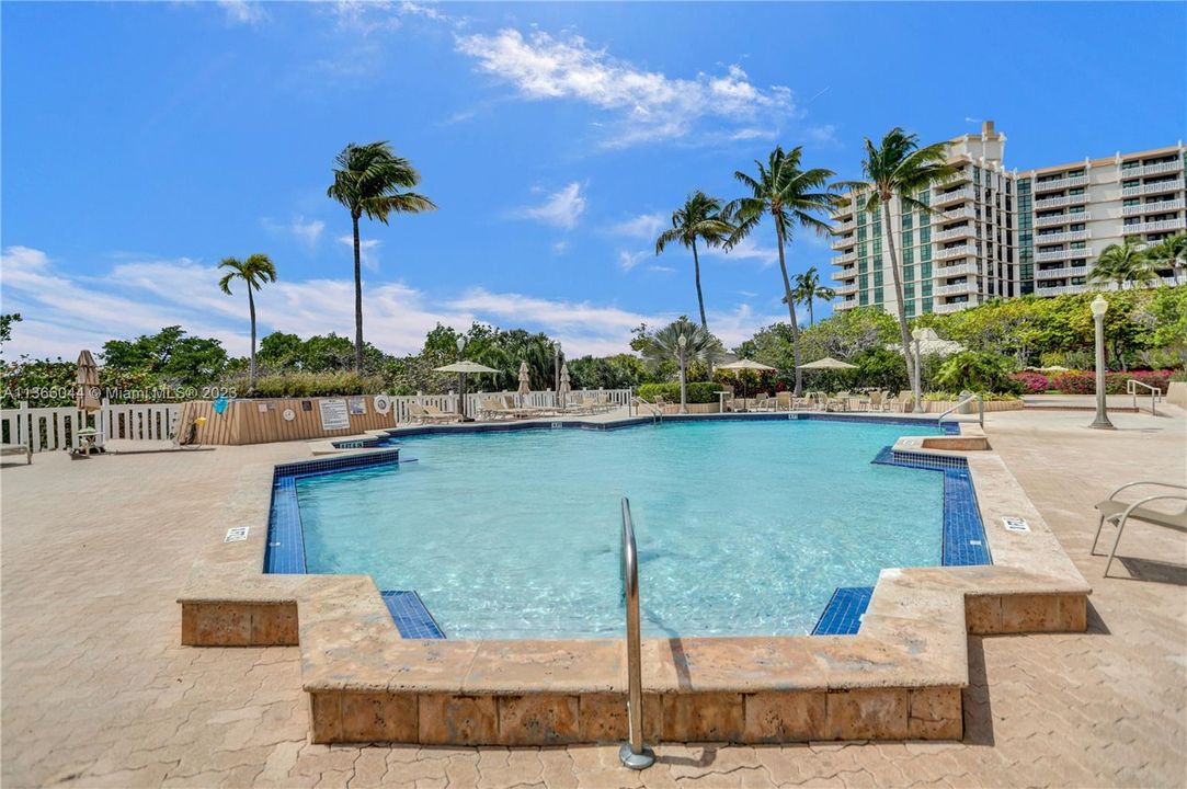 Recently Sold: $1,199,000 (2 beds, 2 baths, 1409 Square Feet)
