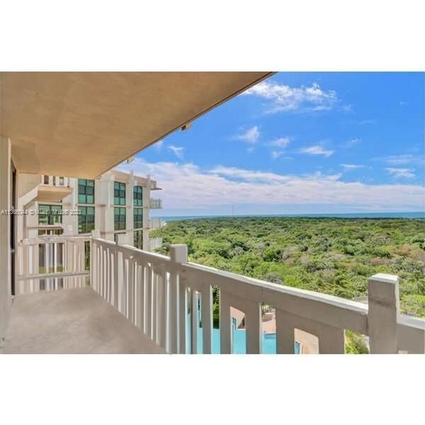 Recently Sold: $1,199,000 (2 beds, 2 baths, 1409 Square Feet)