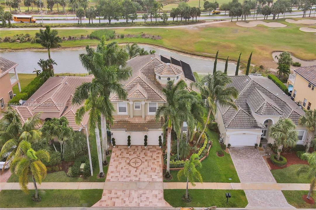 Recently Sold: $1,295,000 (6 beds, 7 baths, 4224 Square Feet)