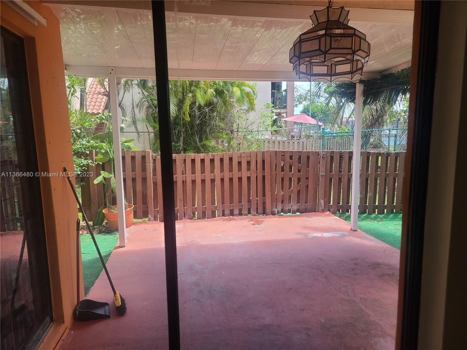 Недавно арендовано: $2,300 (2 спален, 1 ванн, 981 Квадратных фут)