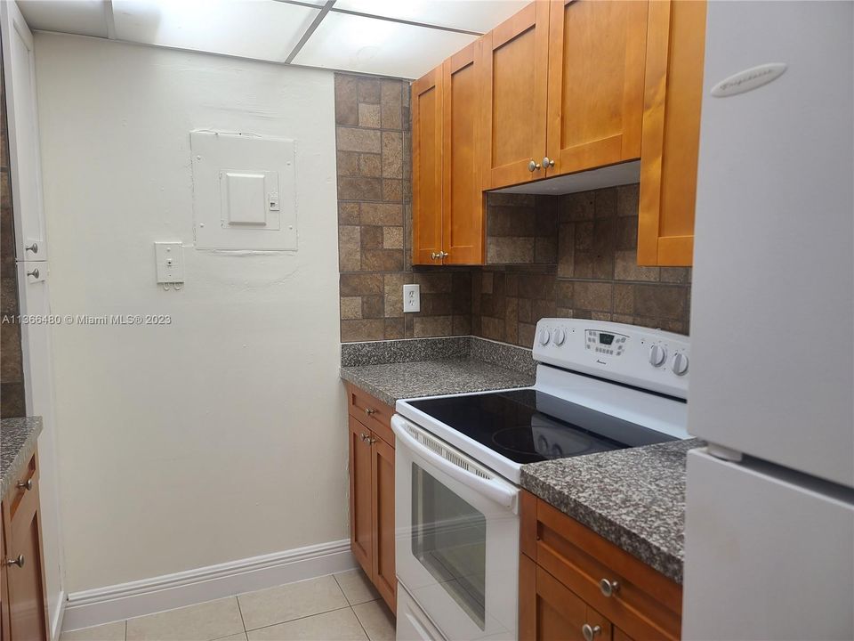 Недавно арендовано: $2,300 (2 спален, 1 ванн, 981 Квадратных фут)