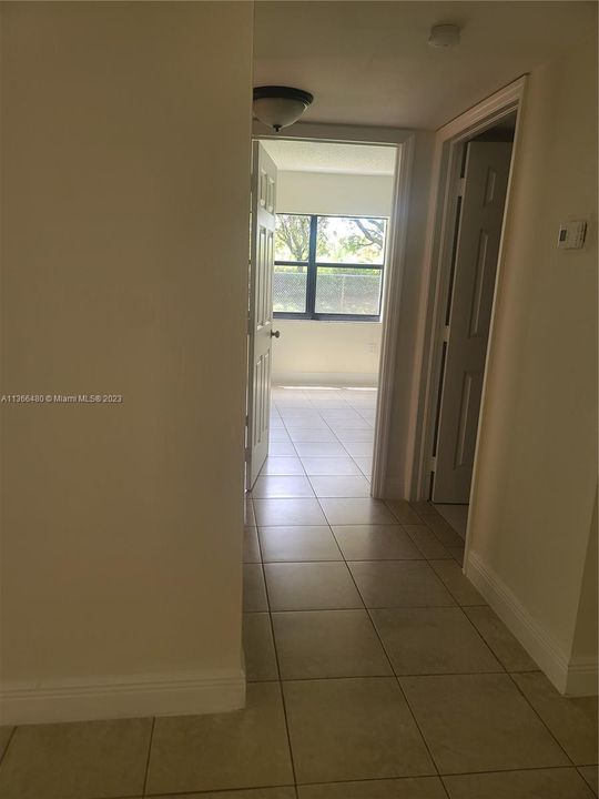 Недавно арендовано: $2,300 (2 спален, 1 ванн, 981 Квадратных фут)