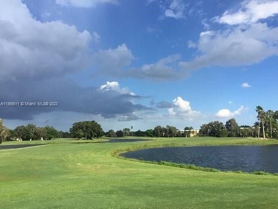 The Bonaventure Golf Course lake views with walking paths