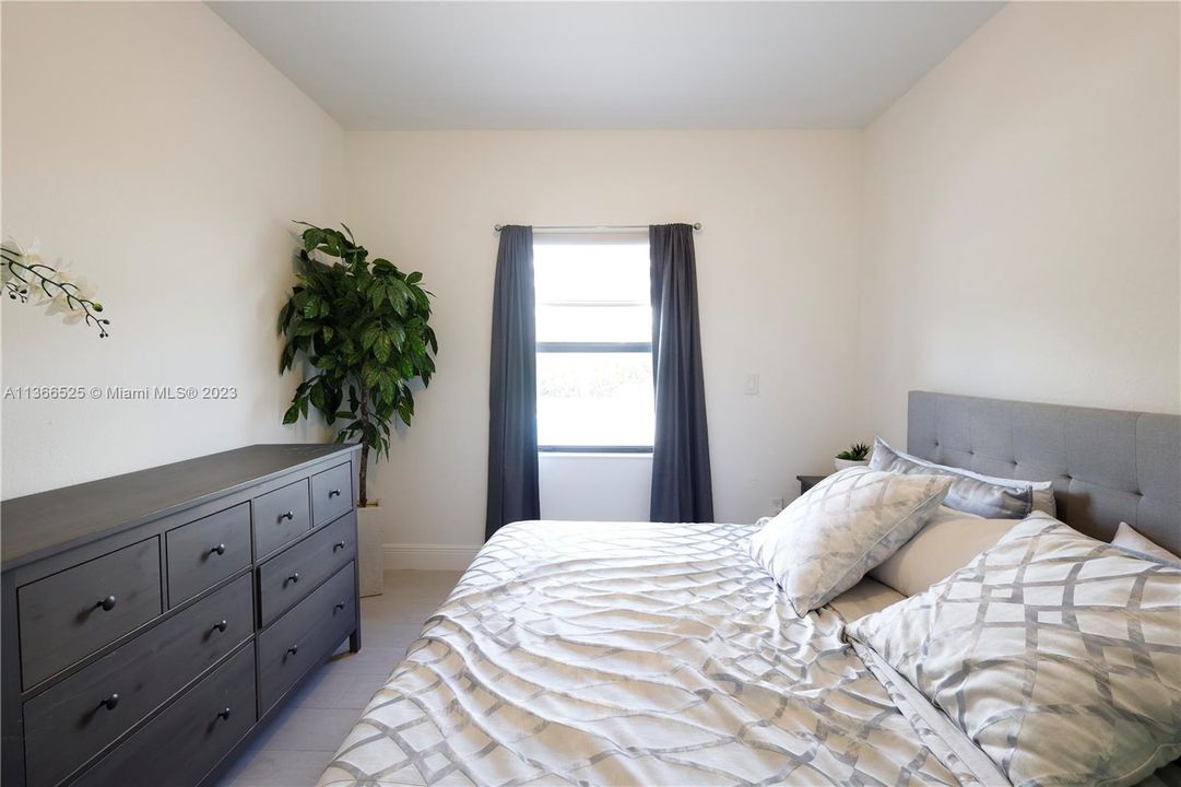 Recently Rented: $6,500 (5 beds, 4 baths, 2911 Square Feet)