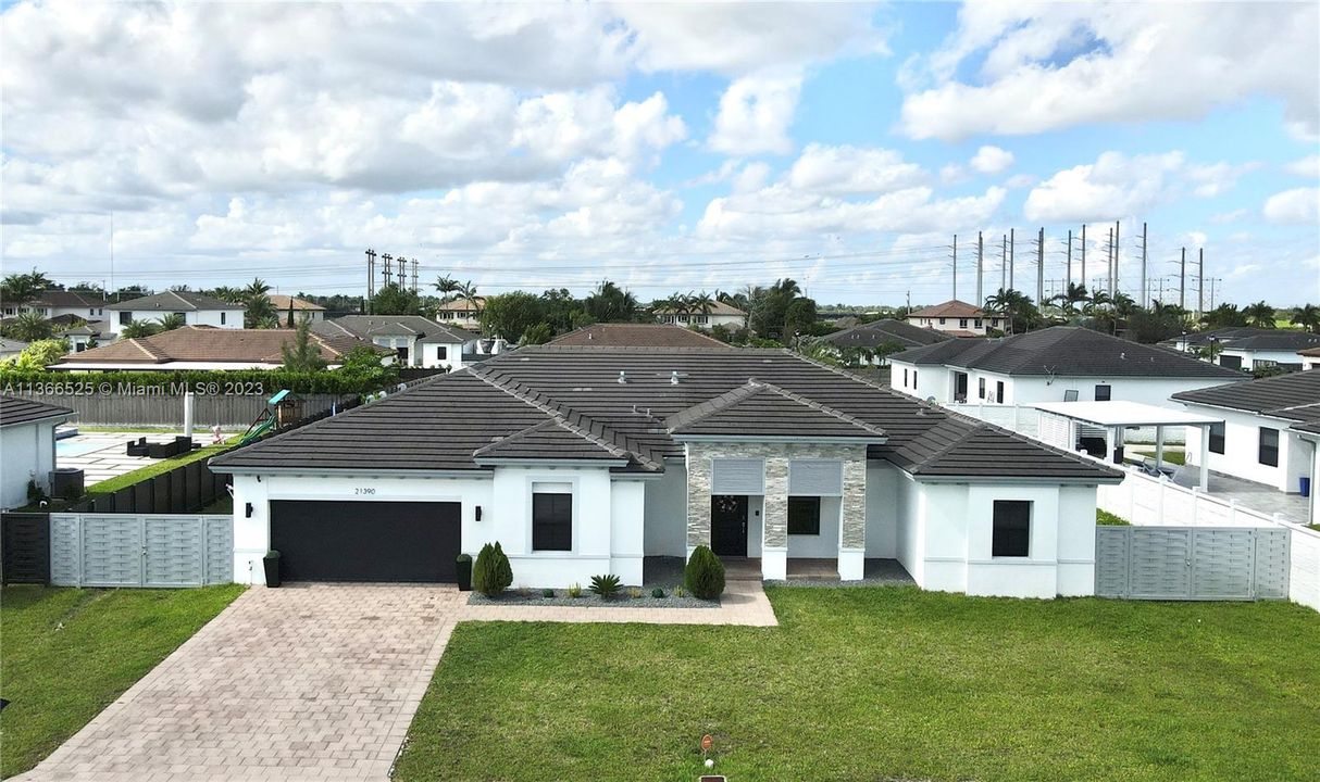 Recently Rented: $6,500 (5 beds, 4 baths, 2911 Square Feet)