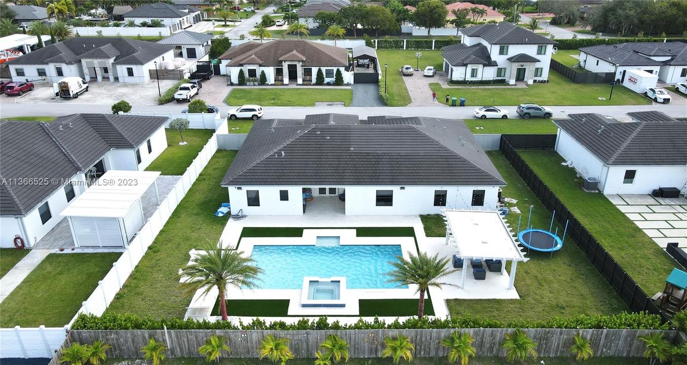 Recently Rented: $6,500 (5 beds, 4 baths, 2911 Square Feet)