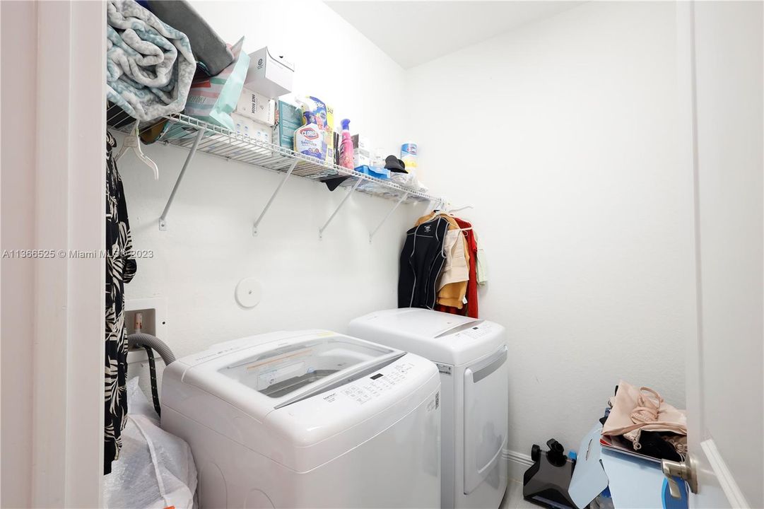 Recently Rented: $6,500 (5 beds, 4 baths, 2911 Square Feet)