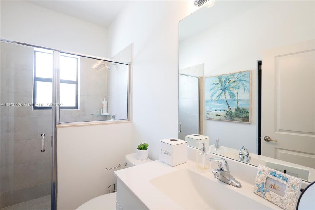 Recently Rented: $6,500 (5 beds, 4 baths, 2911 Square Feet)