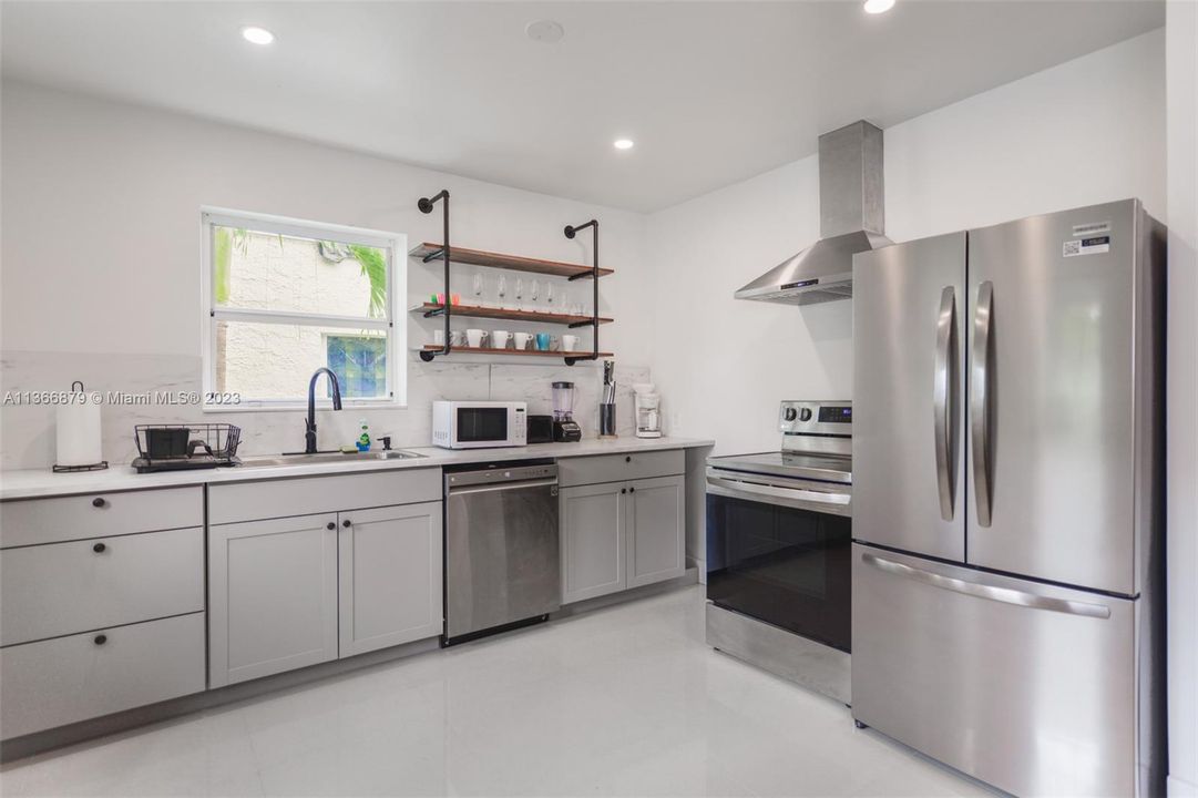 Recently Sold: $1,350,000 (4 beds, 3 baths, 2162 Square Feet)