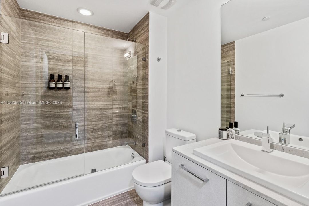 Недавно арендовано: $6,900 (3 спален, 3 ванн, 1442 Квадратных фут)