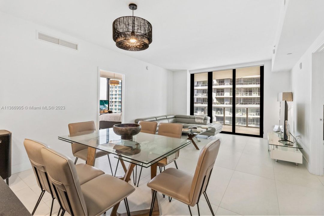 Недавно арендовано: $6,900 (3 спален, 3 ванн, 1442 Квадратных фут)