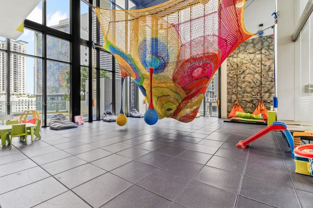 Недавно арендовано: $6,900 (3 спален, 3 ванн, 1442 Квадратных фут)