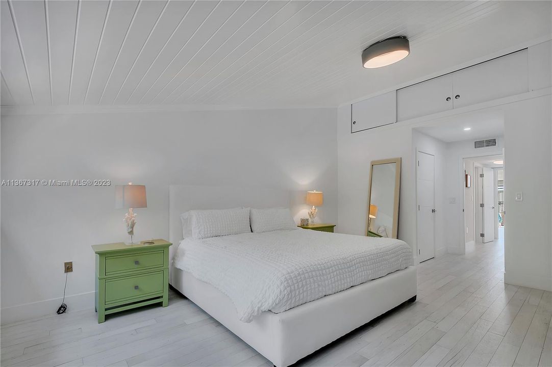 Recently Sold: $625,000 (2 beds, 2 baths, 1352 Square Feet)