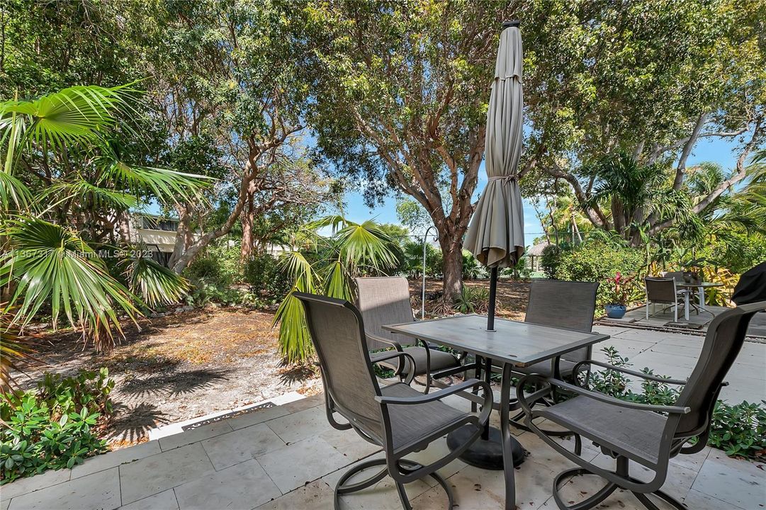 Recently Sold: $625,000 (2 beds, 2 baths, 1352 Square Feet)