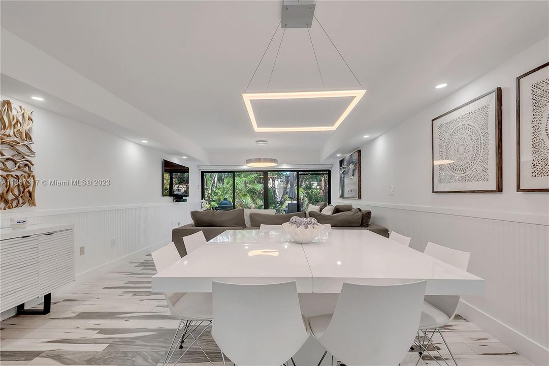 Recently Sold: $625,000 (2 beds, 2 baths, 1352 Square Feet)