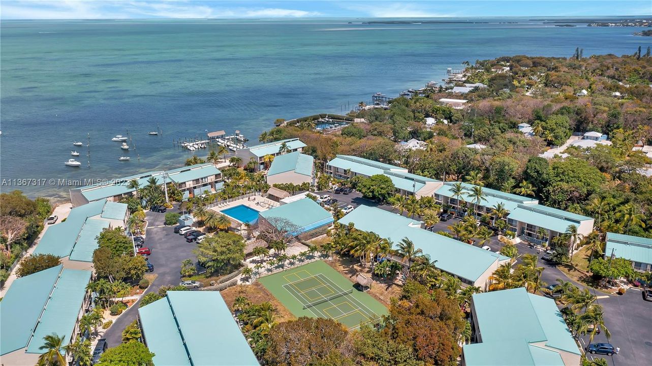 Recently Sold: $625,000 (2 beds, 2 baths, 1352 Square Feet)