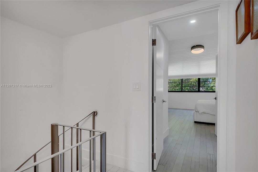 Recently Sold: $625,000 (2 beds, 2 baths, 1352 Square Feet)