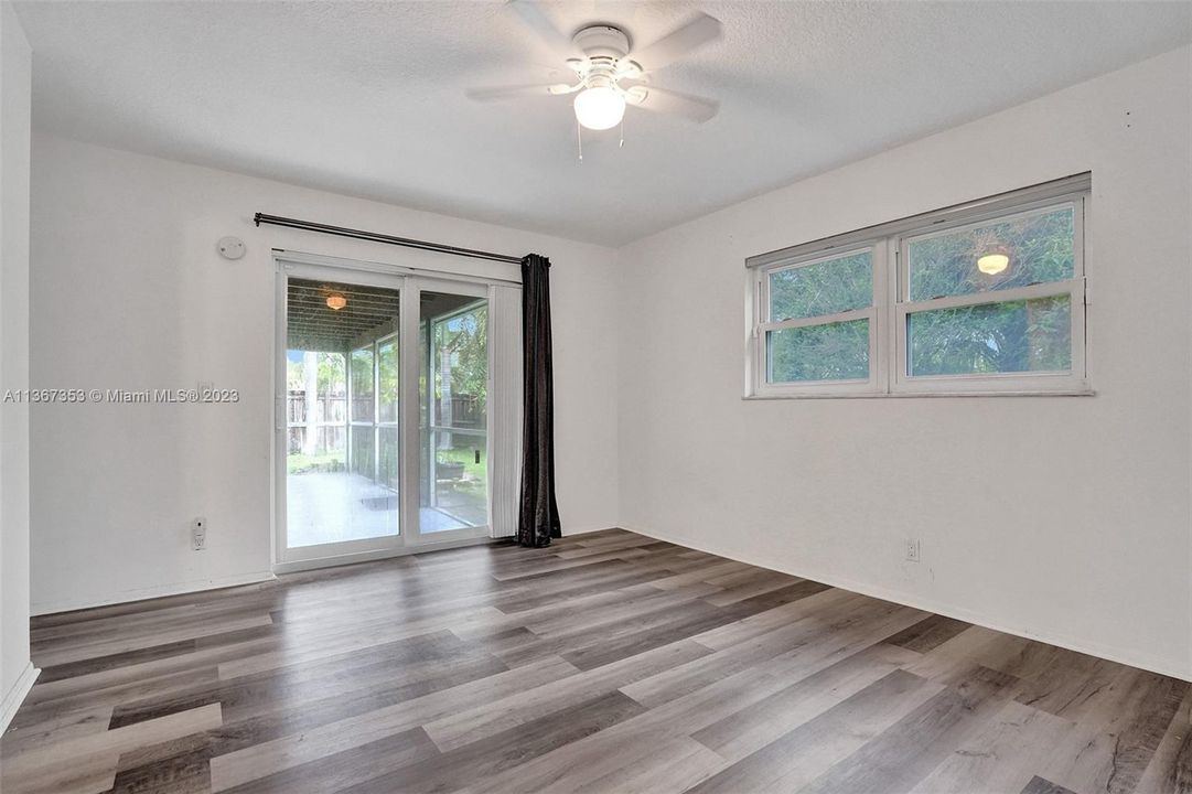 最近售出: $459,000 (3 贝兹, 2 浴室, 1471 平方英尺)