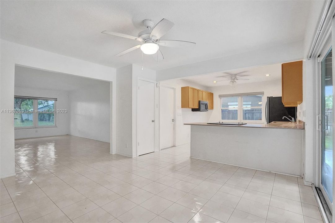 最近售出: $459,000 (3 贝兹, 2 浴室, 1471 平方英尺)