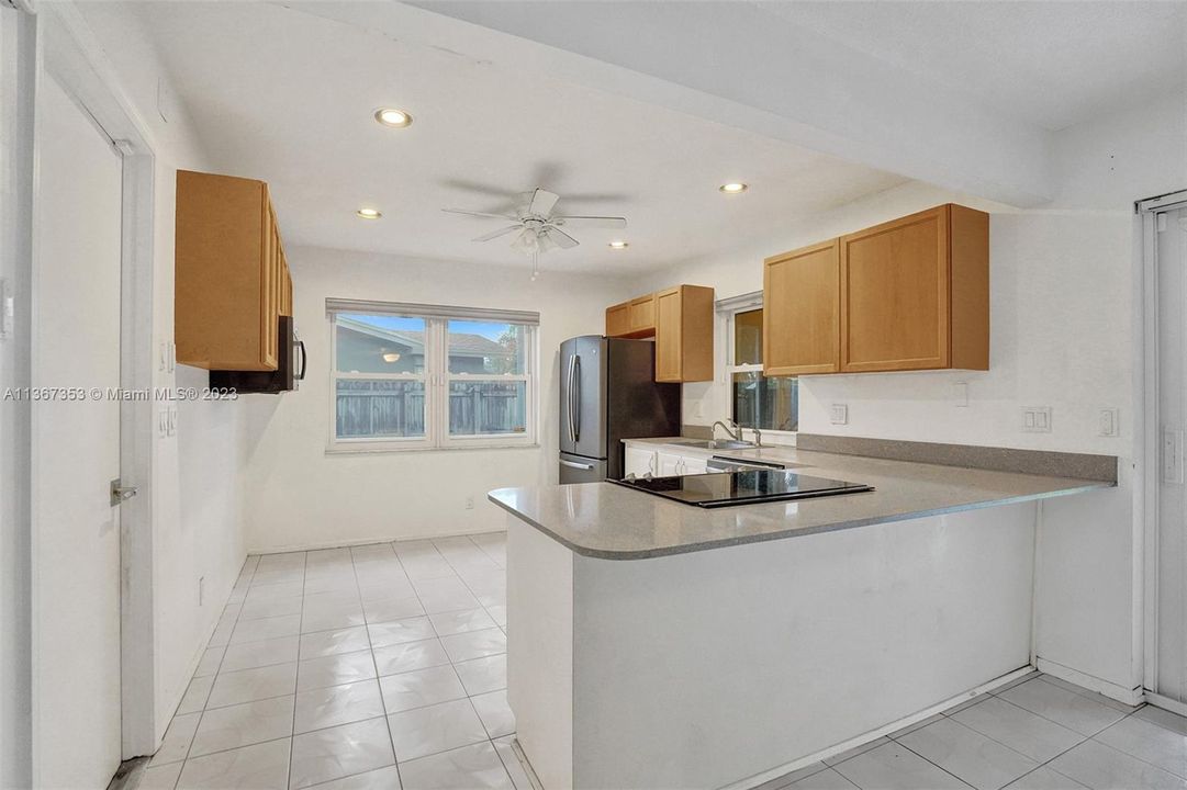 最近售出: $459,000 (3 贝兹, 2 浴室, 1471 平方英尺)