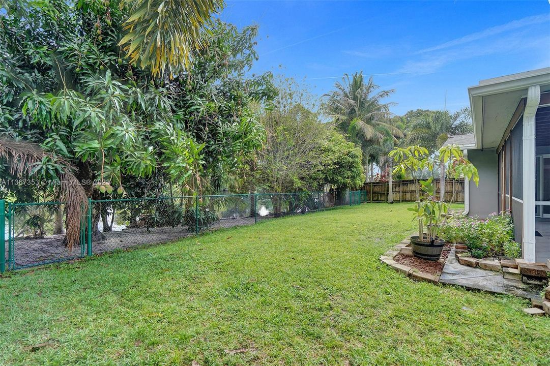 最近售出: $459,000 (3 贝兹, 2 浴室, 1471 平方英尺)