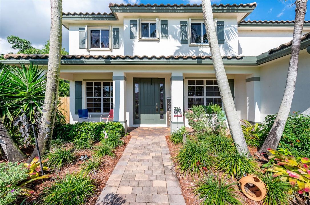 Recently Sold: $1,190,000 (5 beds, 3 baths, 3116 Square Feet)