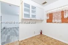 Recently Sold: $210,000 (1 beds, 1 baths, 935 Square Feet)