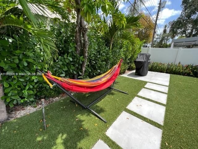 Recently Rented: $9,000 (5 beds, 3 baths, 2265 Square Feet)