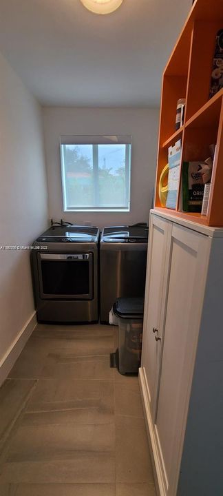 Recently Rented: $9,000 (5 beds, 3 baths, 2265 Square Feet)