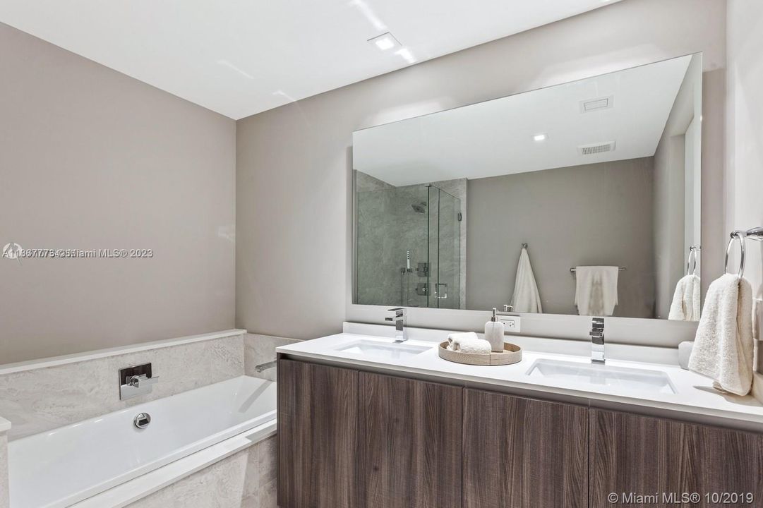 Недавно продано: $2,547,000 (3 спален, 4 ванн, 2018 Квадратных фут)