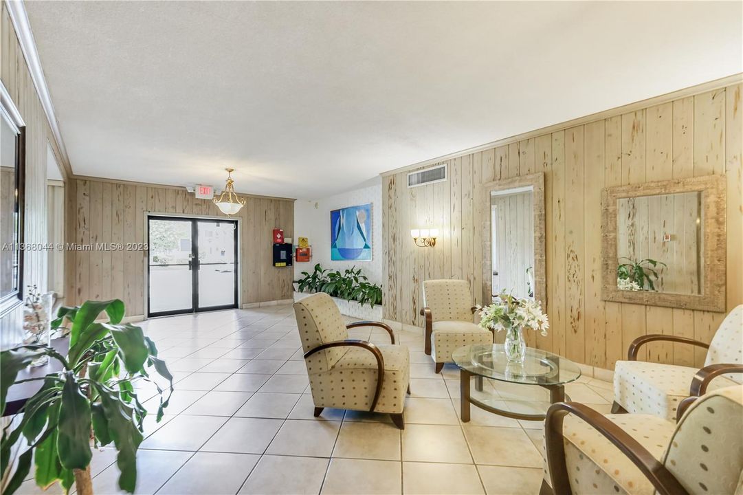 Recently Sold: $435,000 (1 beds, 1 baths, 1054 Square Feet)