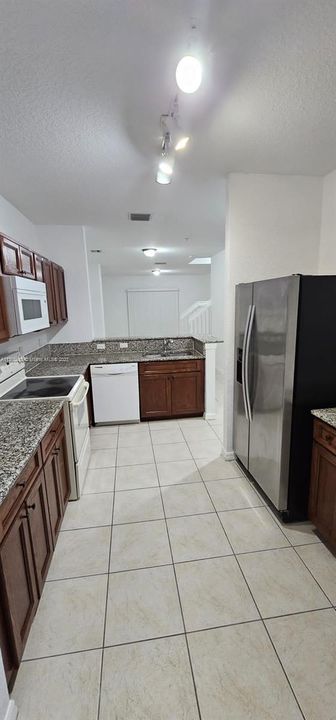 Recently Rented: $2,500 (3 beds, 3 baths, 1601 Square Feet)