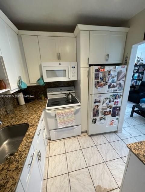 For Sale: $249,500 (1 beds, 1 baths, 720 Square Feet)