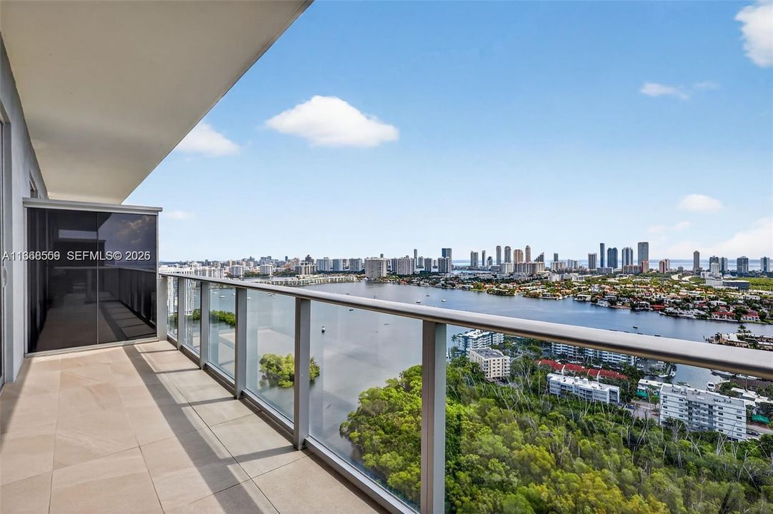 В аренду: $9,500 (3 спален, 3 ванн, 2000 Квадратных фут)