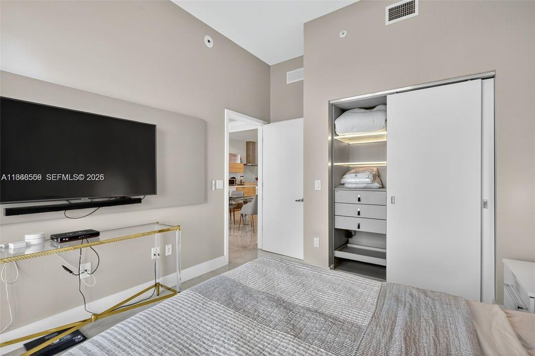 В аренду: $9,500 (3 спален, 3 ванн, 2000 Квадратных фут)